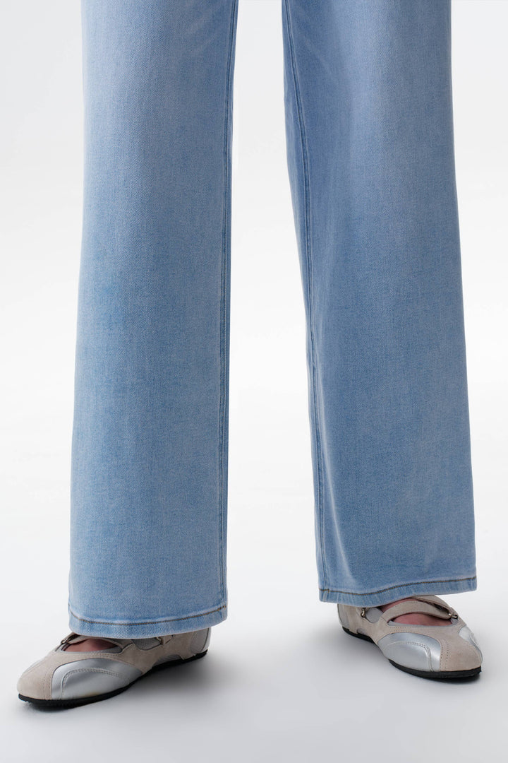 Rowanne Mid-Rise Wide Leg Jeans