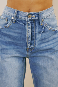 Ashe High Rise 90’s Straight Jeans