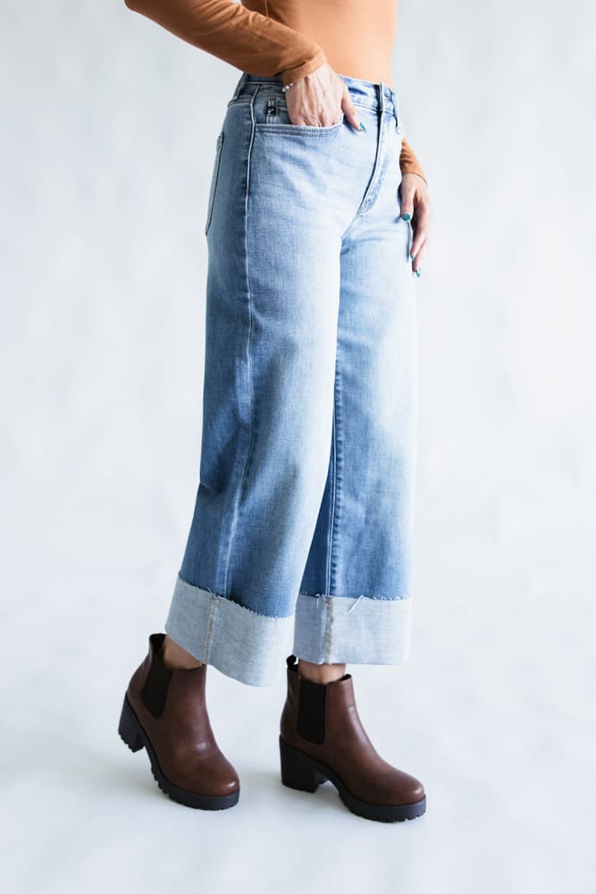 Logan Crop Jeans