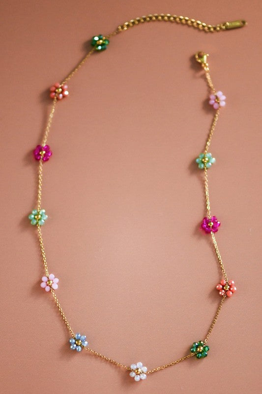 Dainty Daisy Necklace